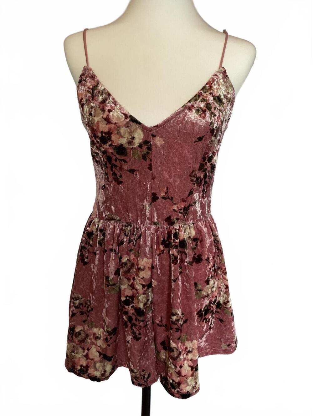 LA Hearts by Pacsun Dusty Rose Floral Crushed Velvet Romper Large Romantic Y2K